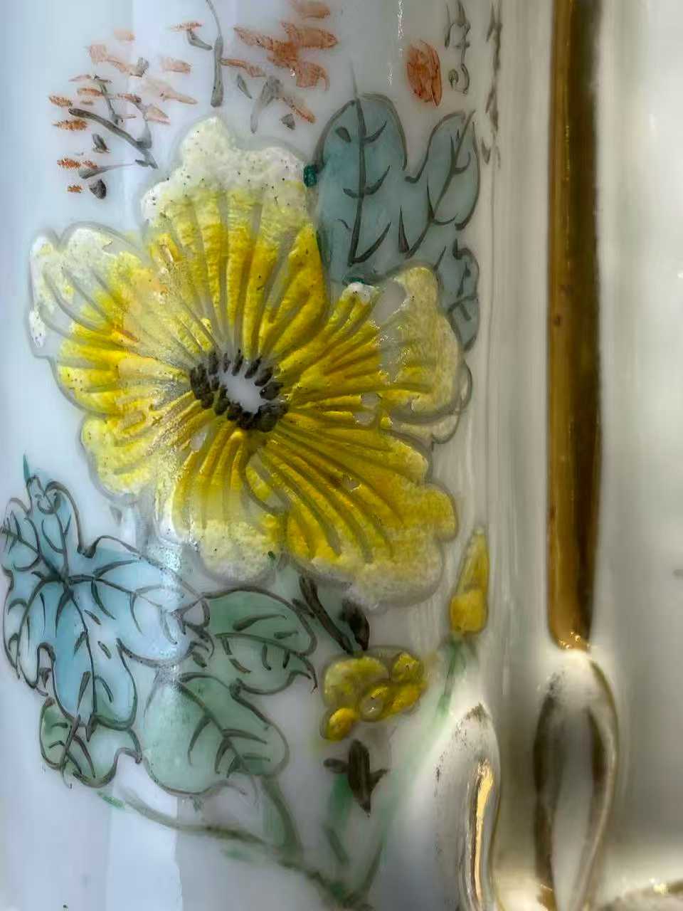 粉彩四季花卉纹书形壁瓶