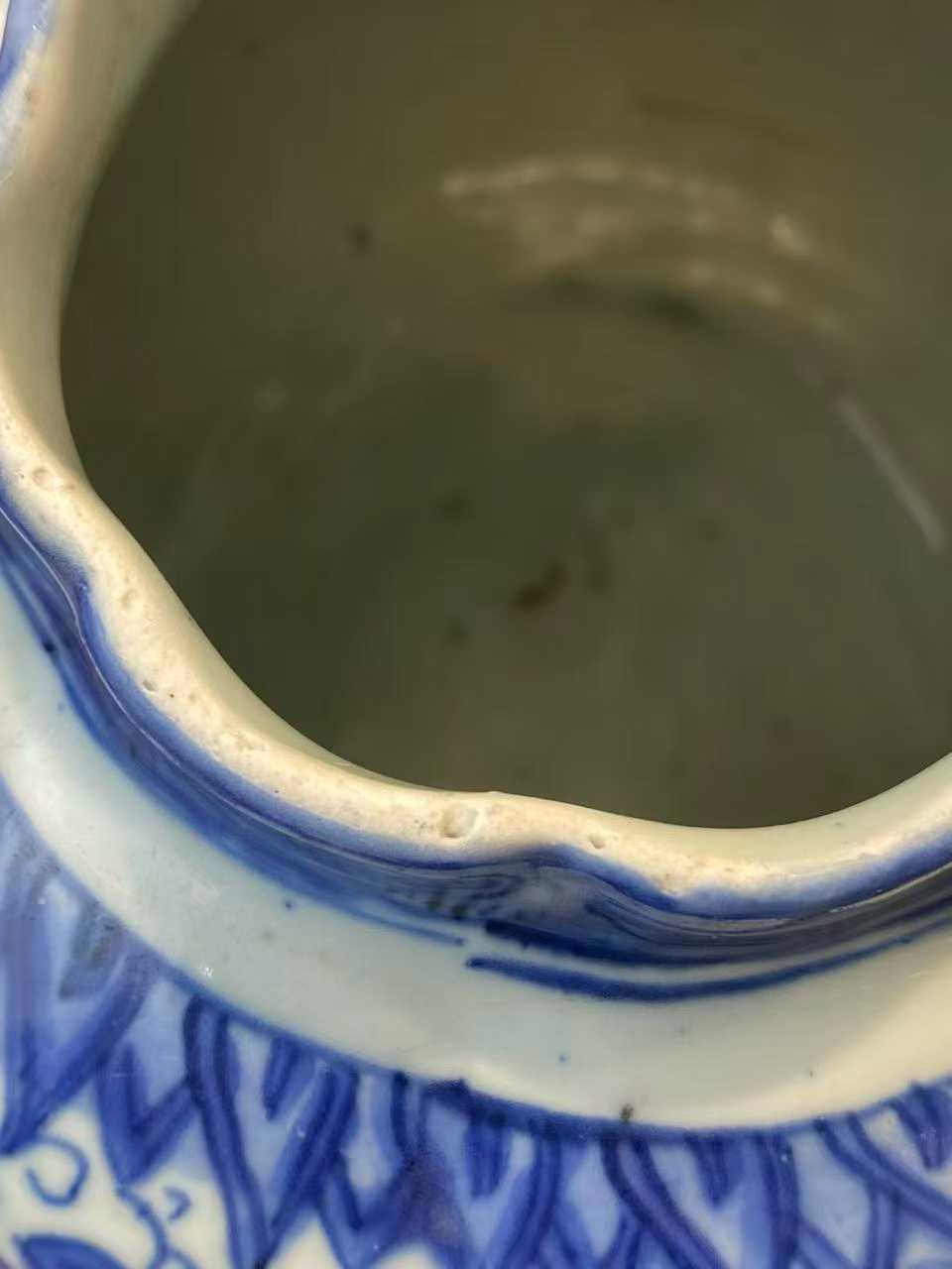 青花瓜果纹罐