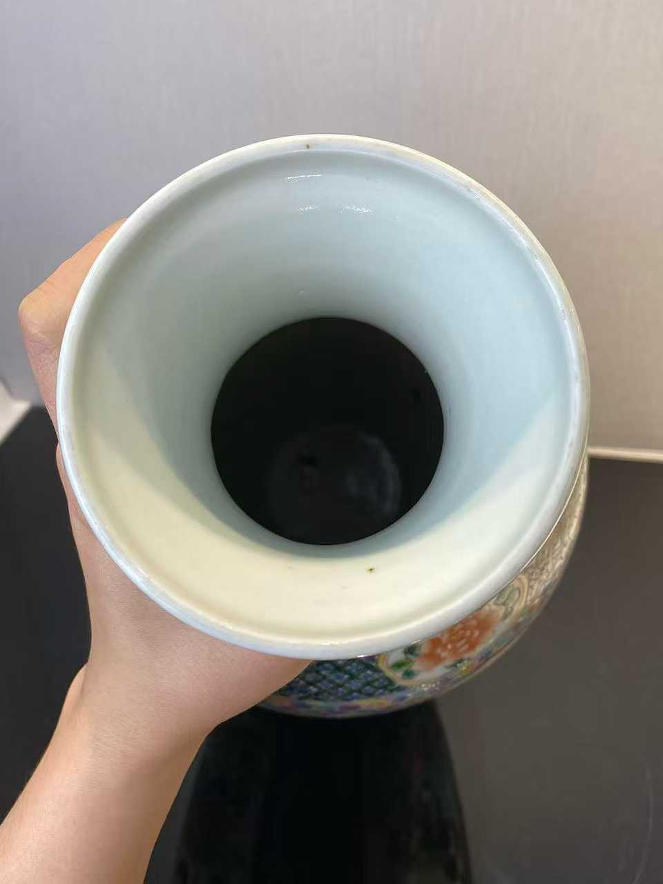 粉彩锦地开窗龙凤纹山水人物博古图橄榄瓶 款：聚顺美玉堂制