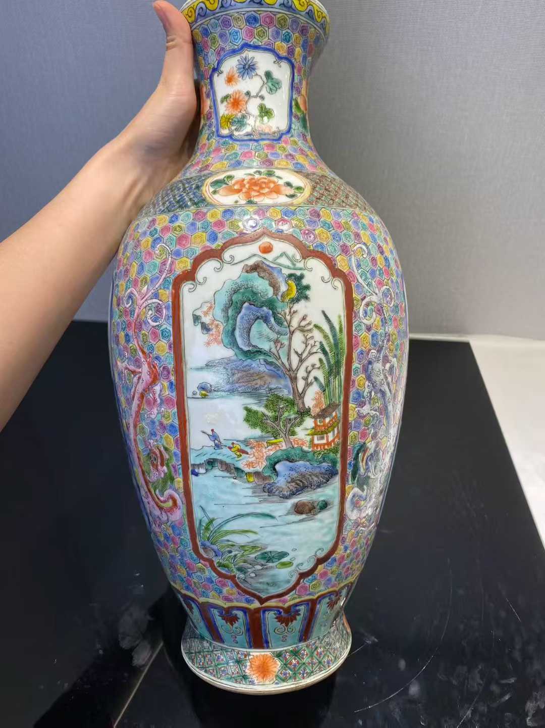 粉彩锦地开窗龙凤纹山水人物博古图橄榄瓶 款：聚顺美玉堂制