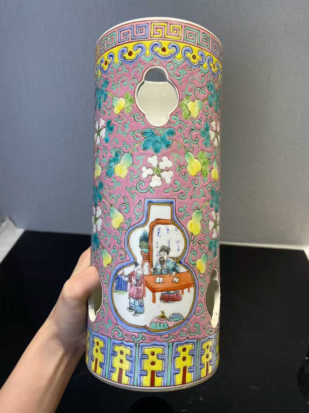 粉彩葫芦人物帽筒一对