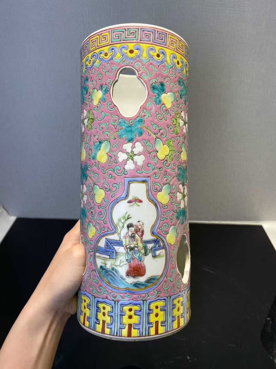粉彩葫芦人物帽筒一对