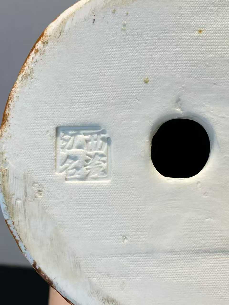 粉彩公鸡塑像一对 款：江西名瓷