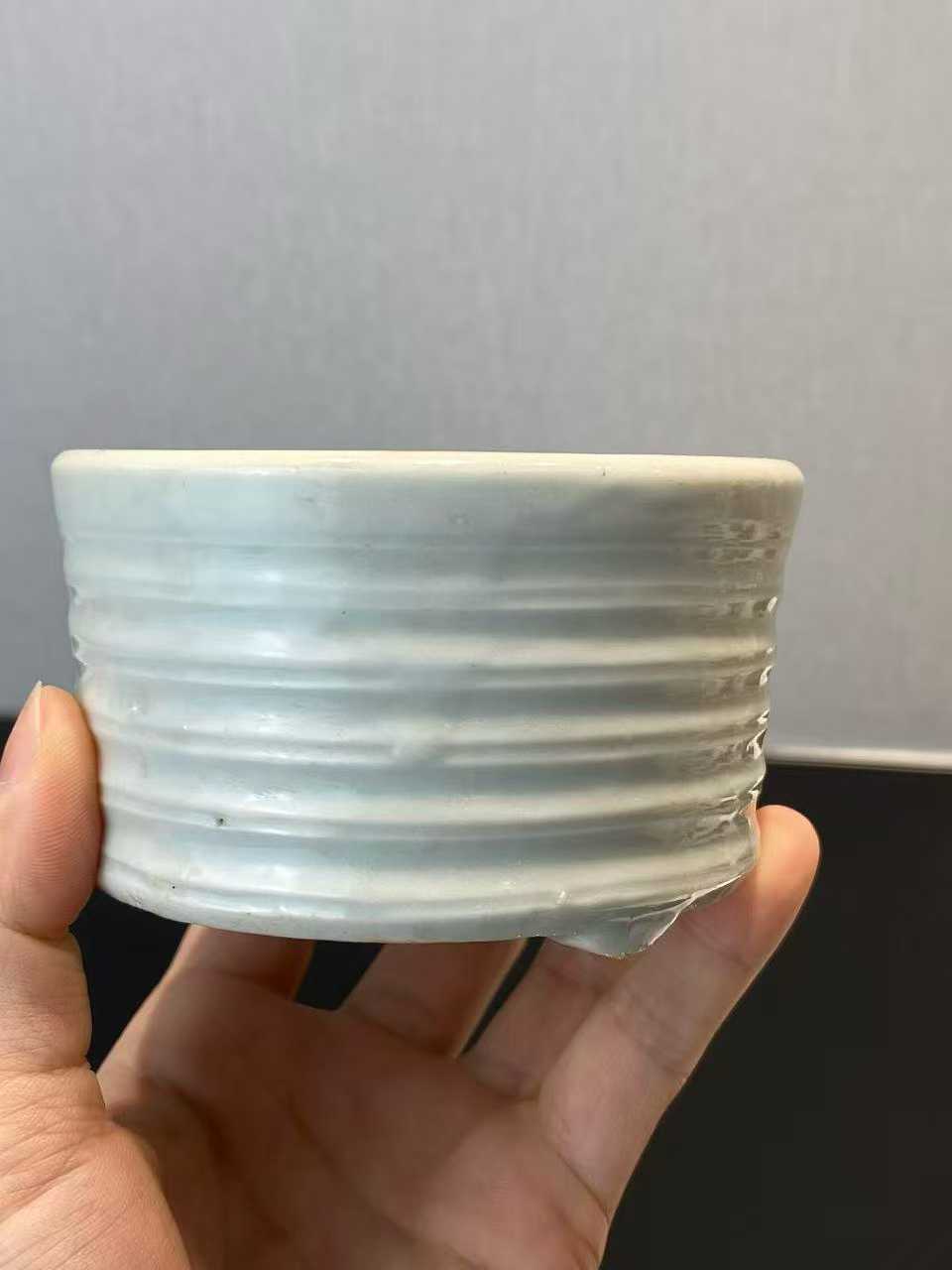 德化窑白釉弦纹炉