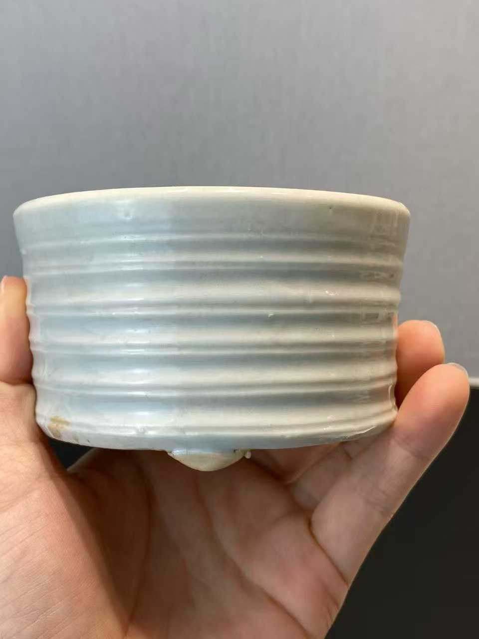 德化窑白釉弦纹炉