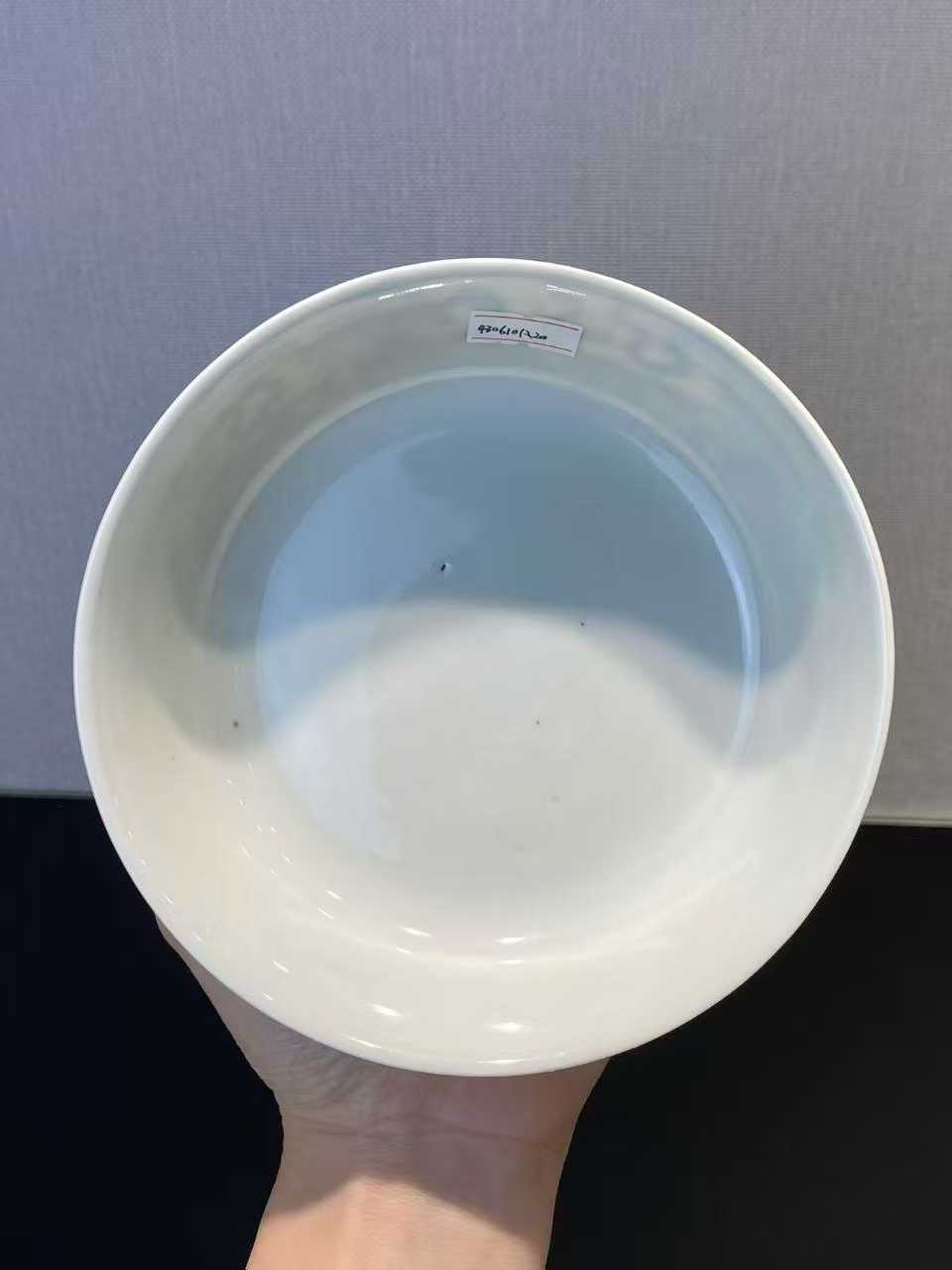 青花狮子滚绣球撇口碗 款：满堂福记
