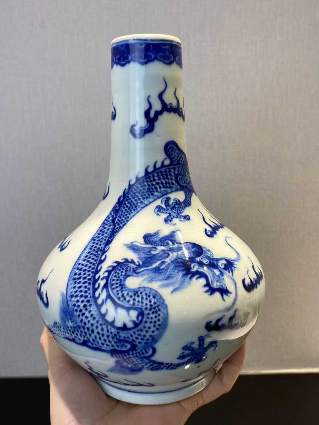 青花云龙纹荸荠瓶 款：大清光绪年制