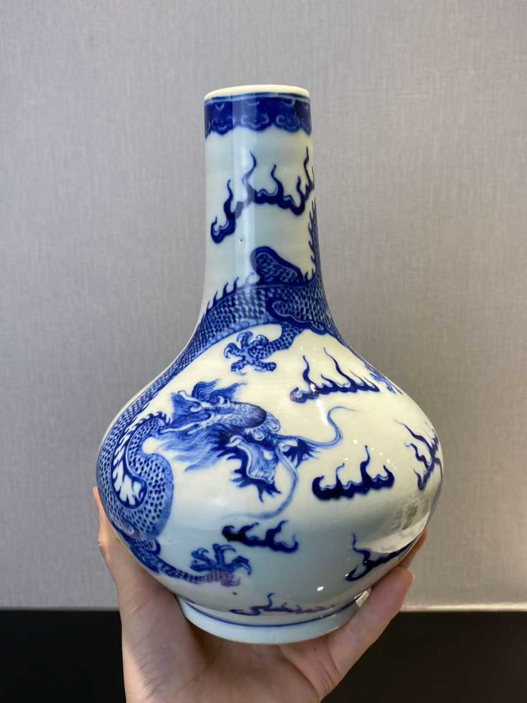 青花云龙纹荸荠瓶 款：大清光绪年制