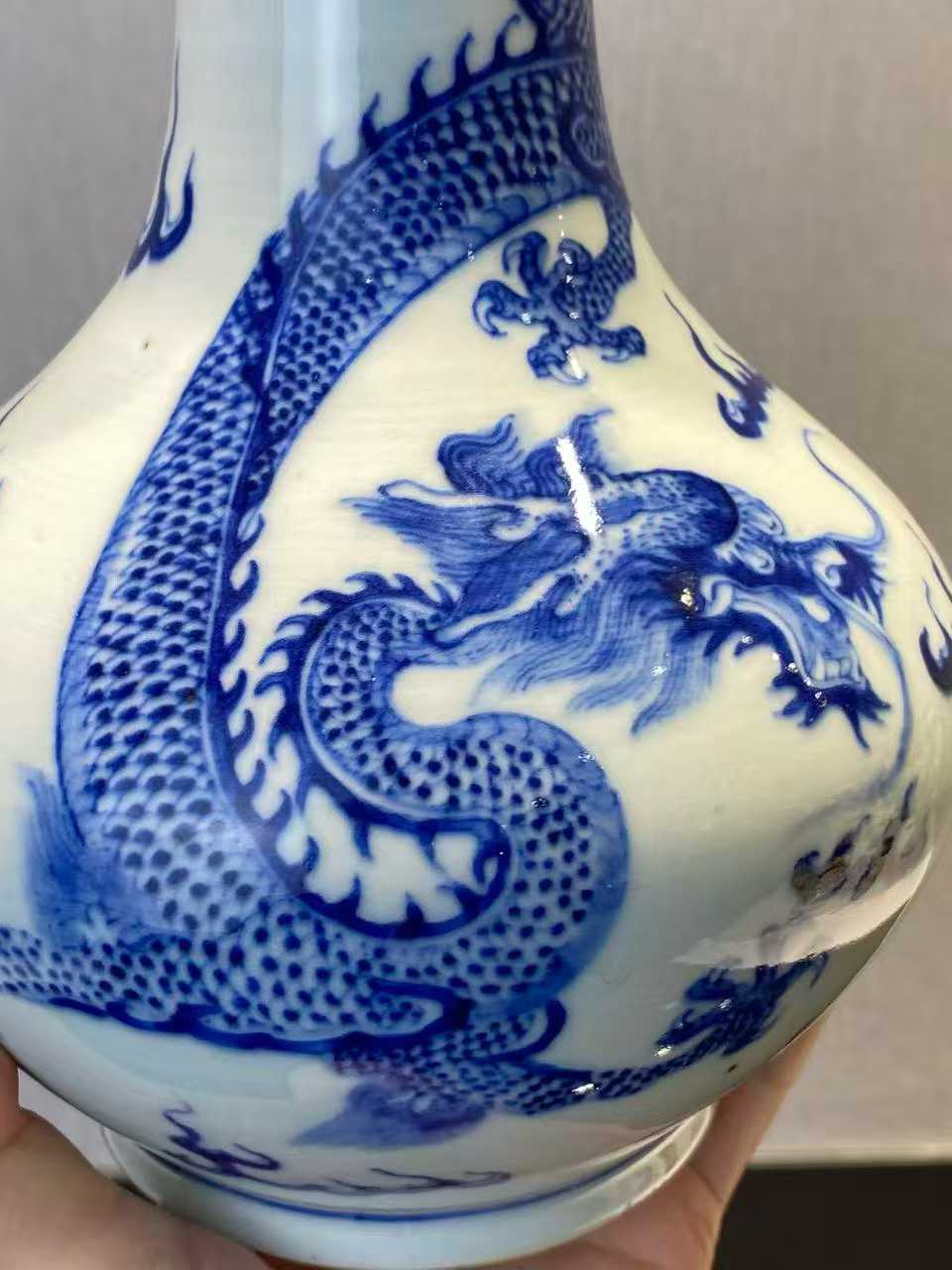 青花云龙纹荸荠瓶 款：大清光绪年制