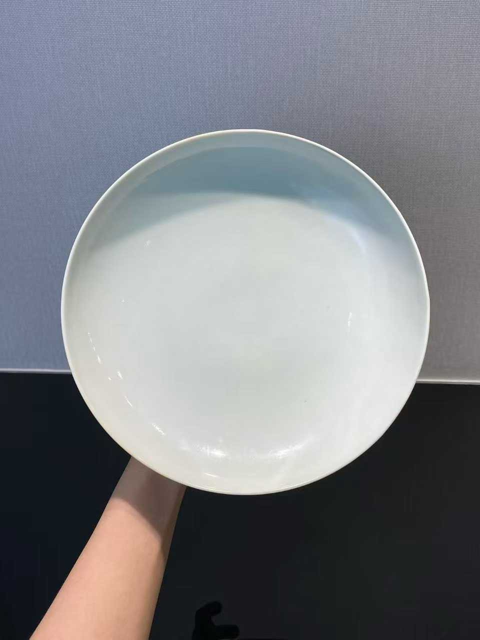 霁红釉高足盘 款:大清乾隆年制