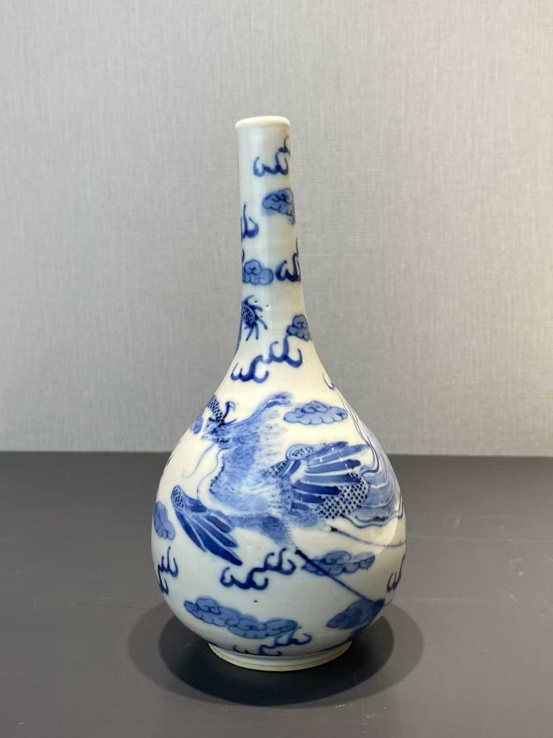 青花龙凤纹胆瓶 款：内府