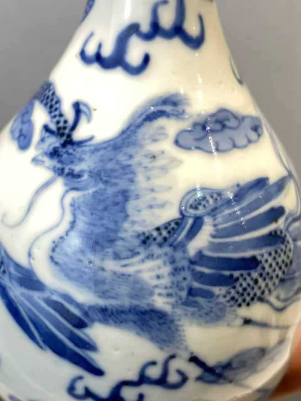 青花龙凤纹胆瓶 款：内府