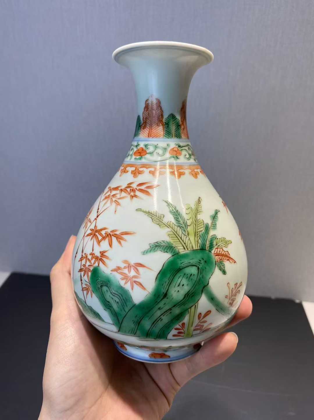 五彩竹石图玉壶春瓶 款：大明弘治年制