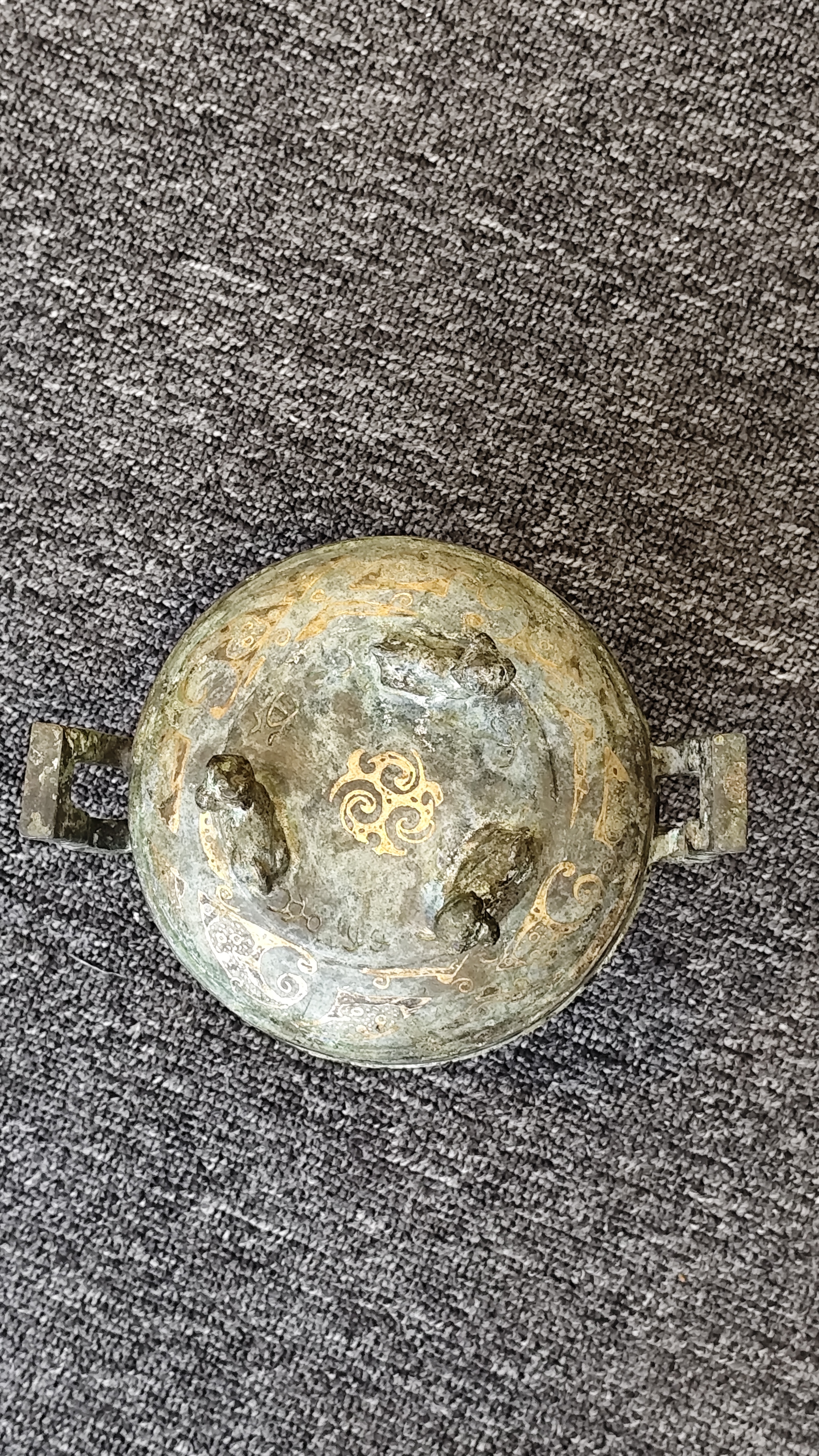 錯金双耳带盖三足青铜鼎