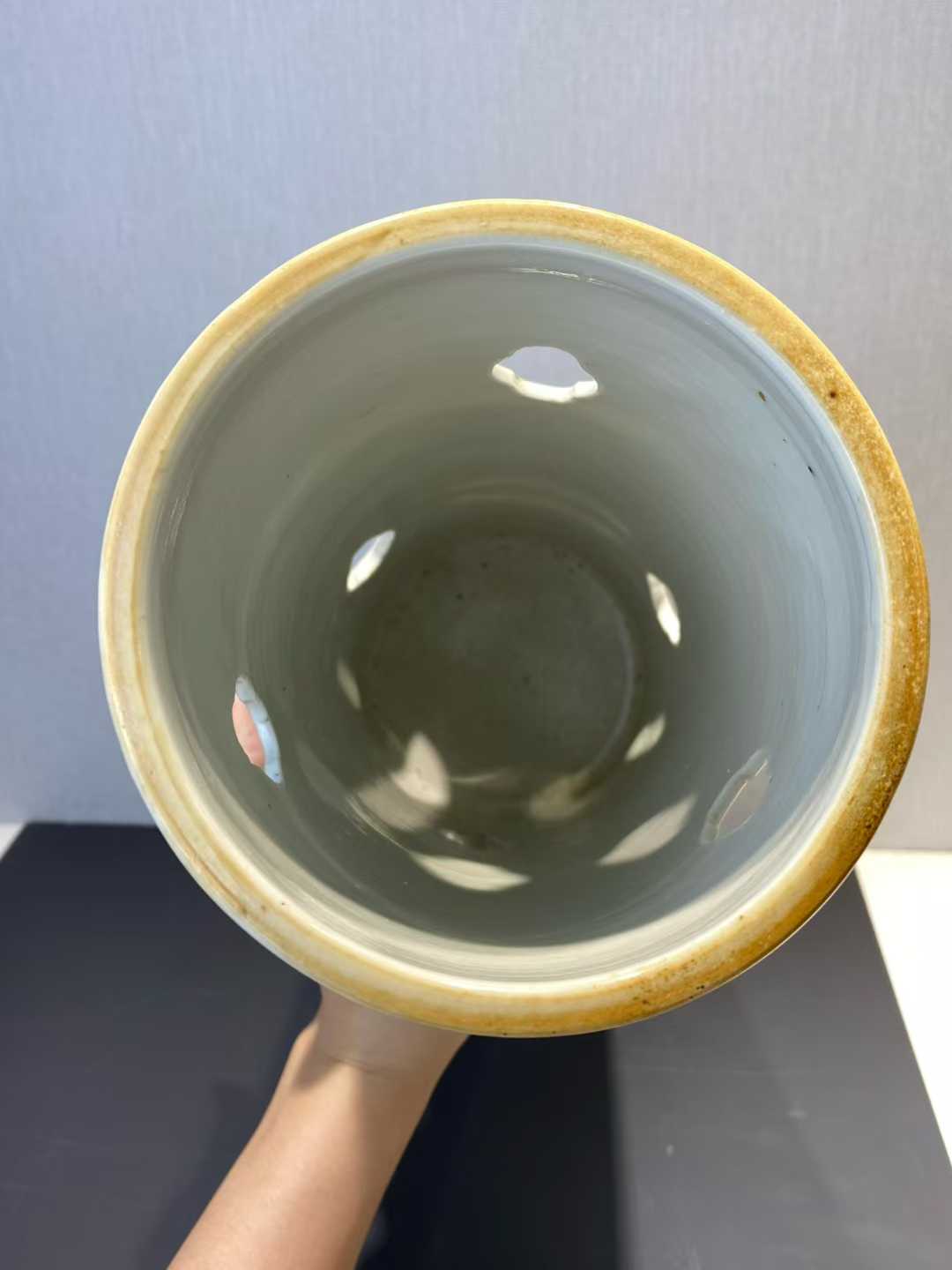 粉彩群仙祝寿帽筒 款：同治年制