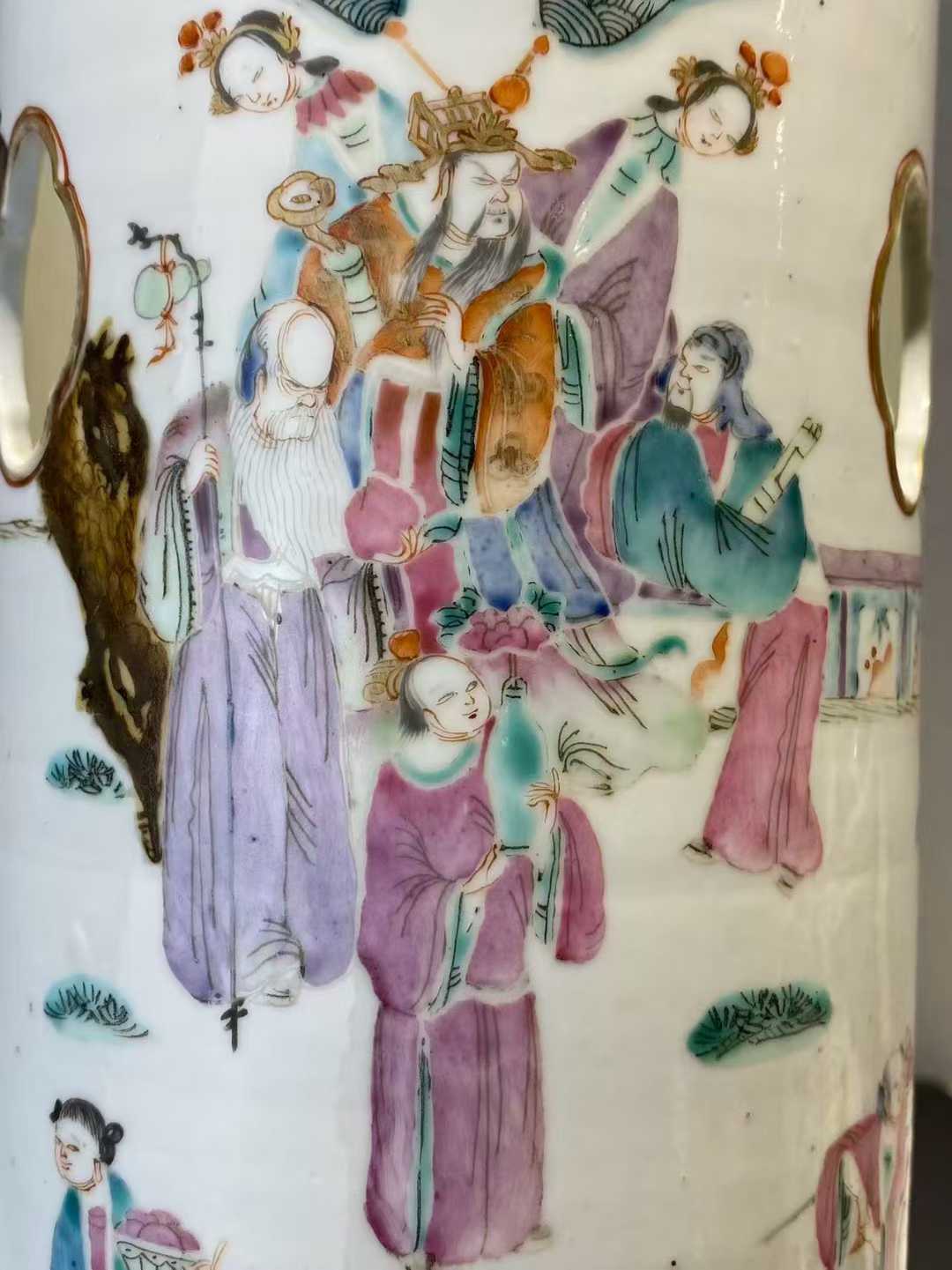 粉彩群仙祝寿帽筒 款：同治年制