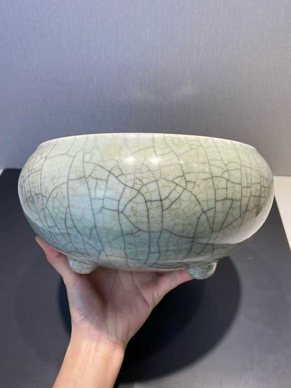 哥釉三足炉