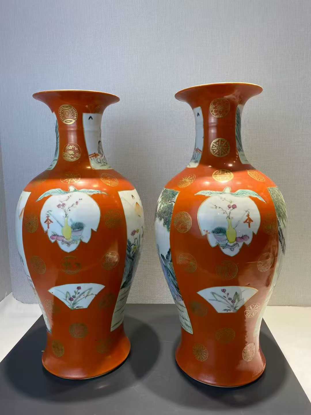 珊瑚地描金皮球花四爱图观音瓶 一对款：乾隆年制