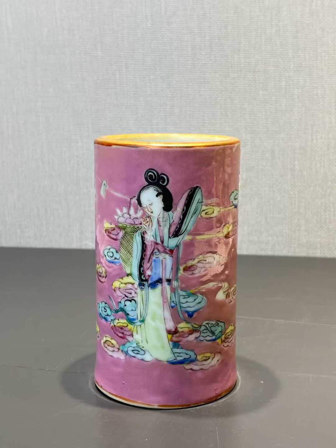 粉彩仙女献寿笔筒 款：同治年制