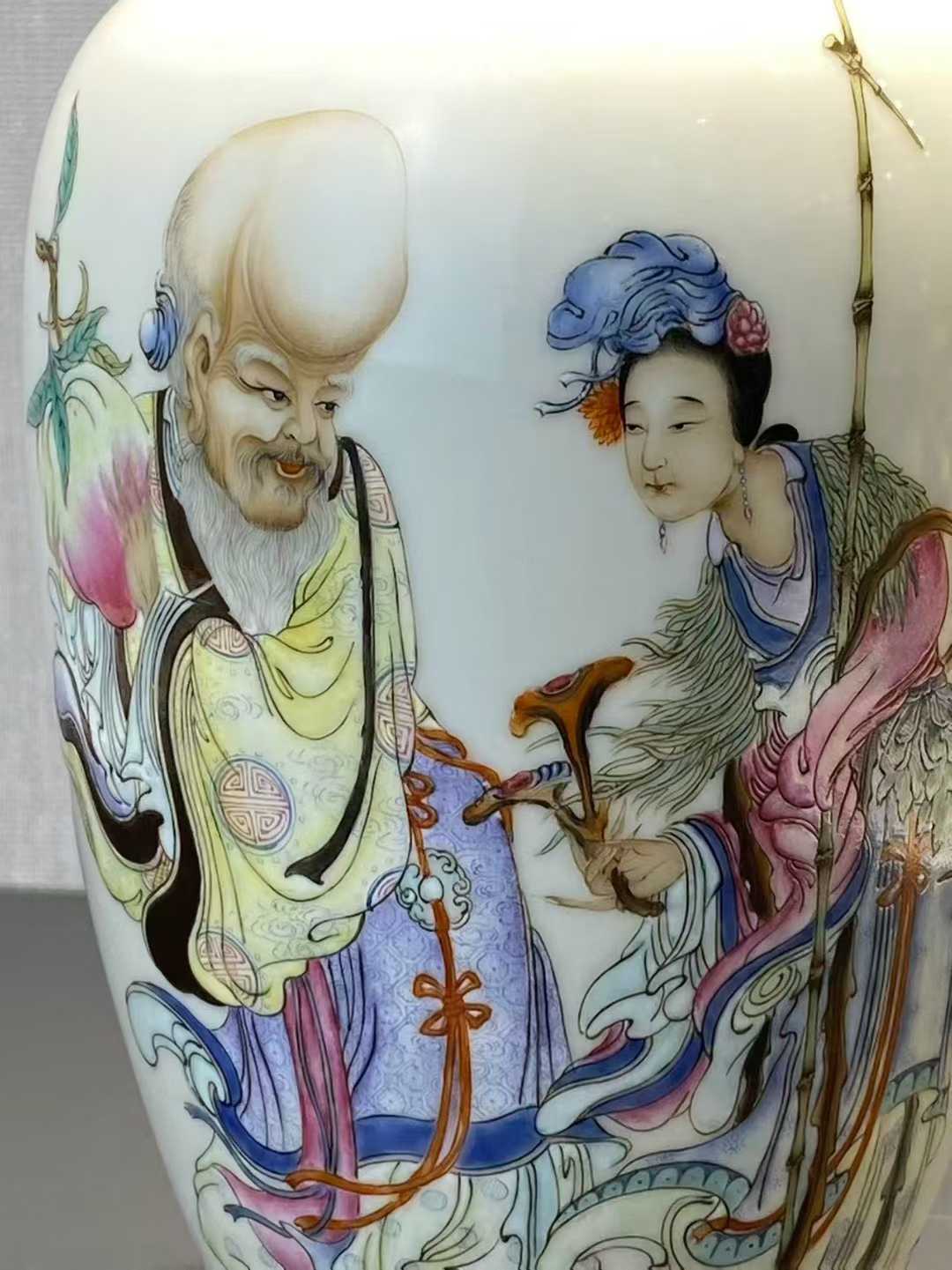 麻姑献寿梅瓶 款：希平草庐