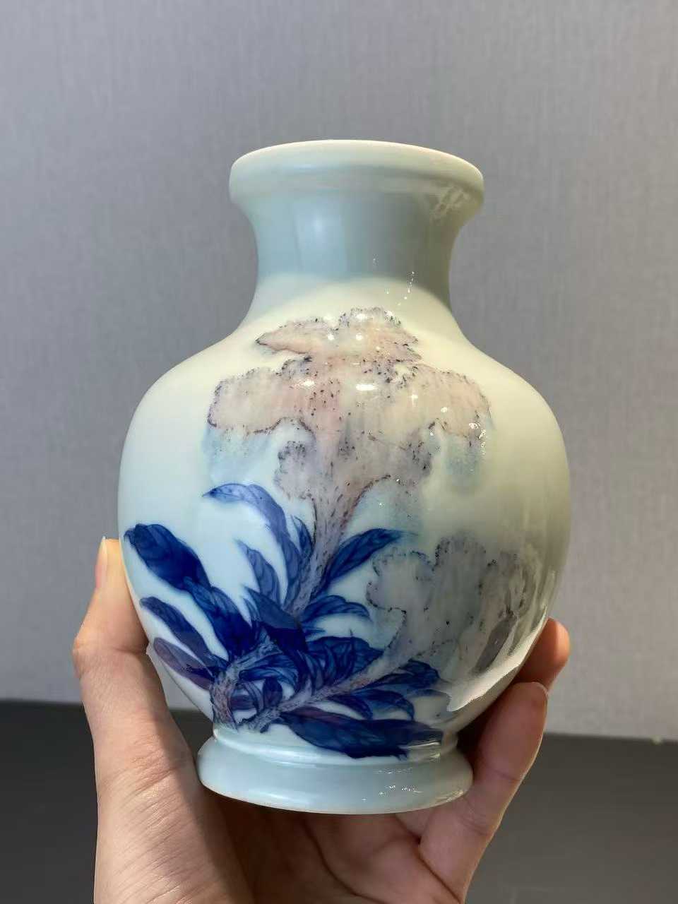 王步风格 青花釉里红鸡冠花广口瓶