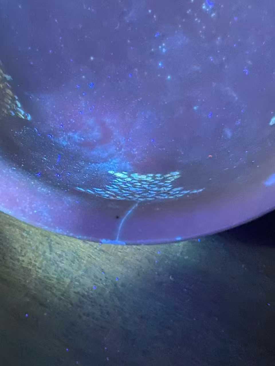 青花镂空人物山水图碗