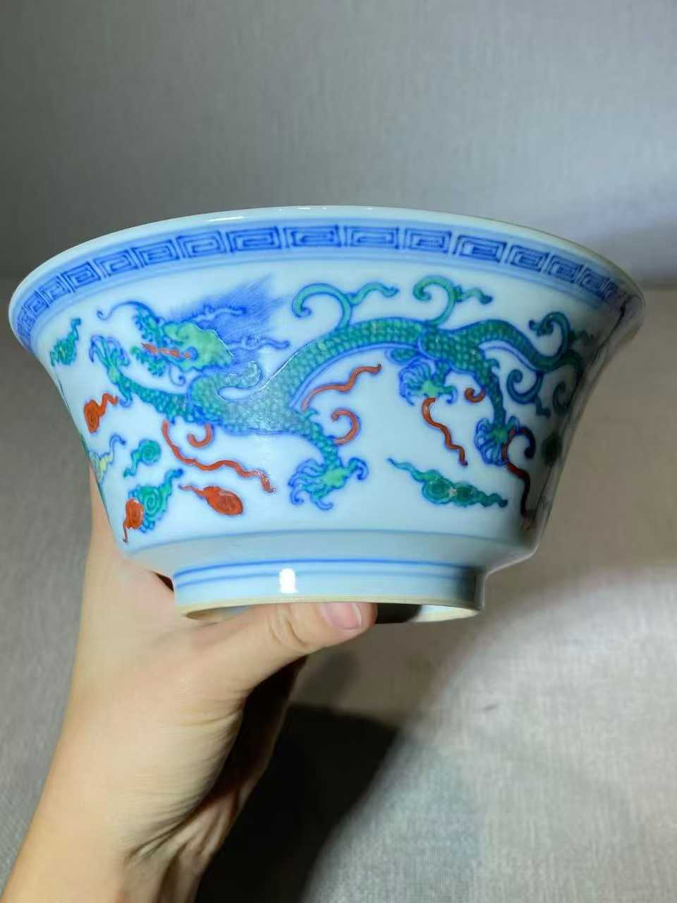 斗彩云龙纹马蹄碗 款：大清雍正年制