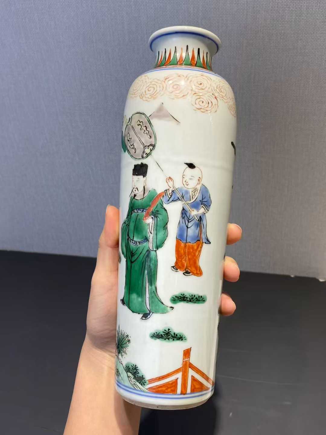 青花加官进爵筒瓶