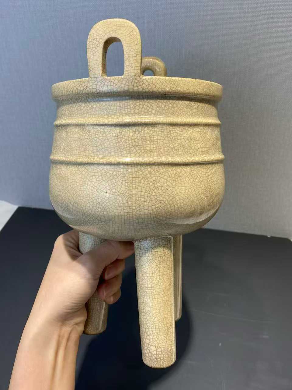 漳州窑哥釉三足鼎式炉