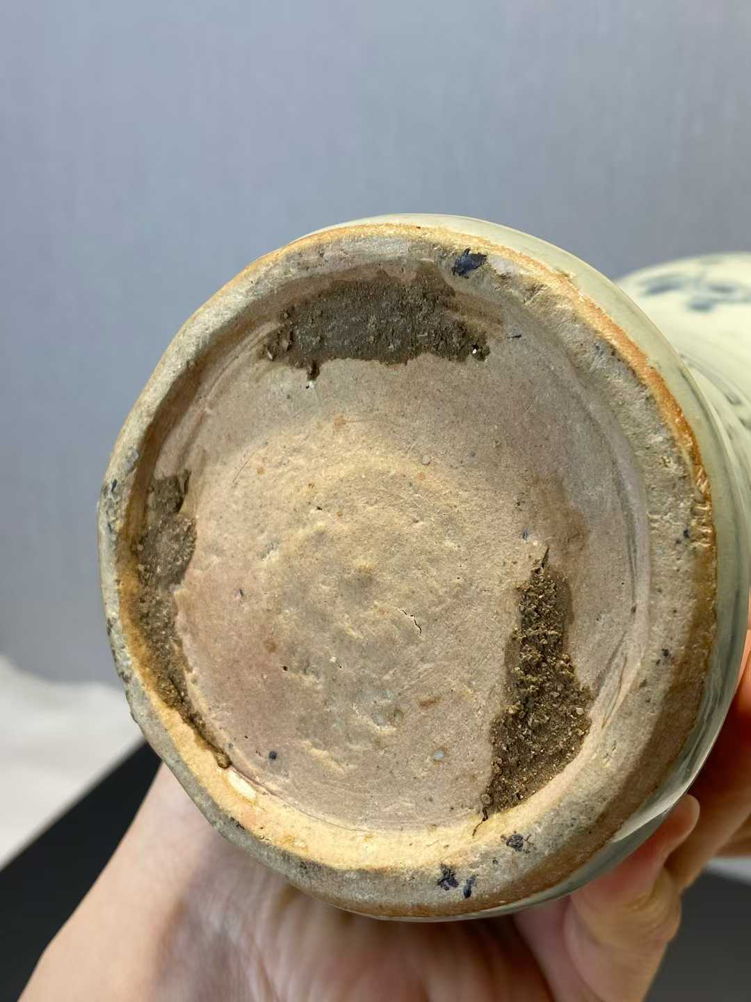 青花缠枝莲纹梅瓶