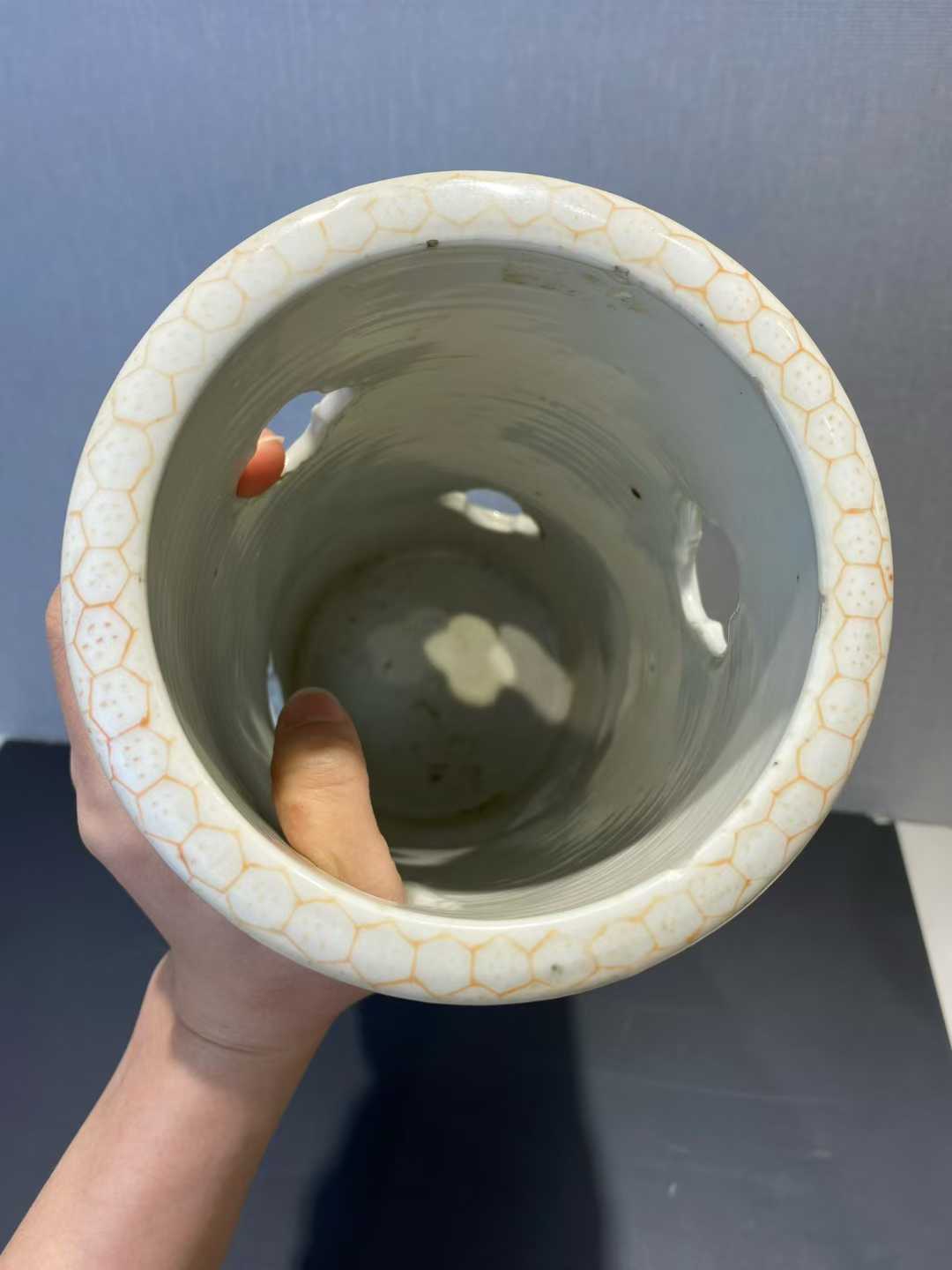 斗彩缠枝莲纹帽筒一对 款：宣德年制