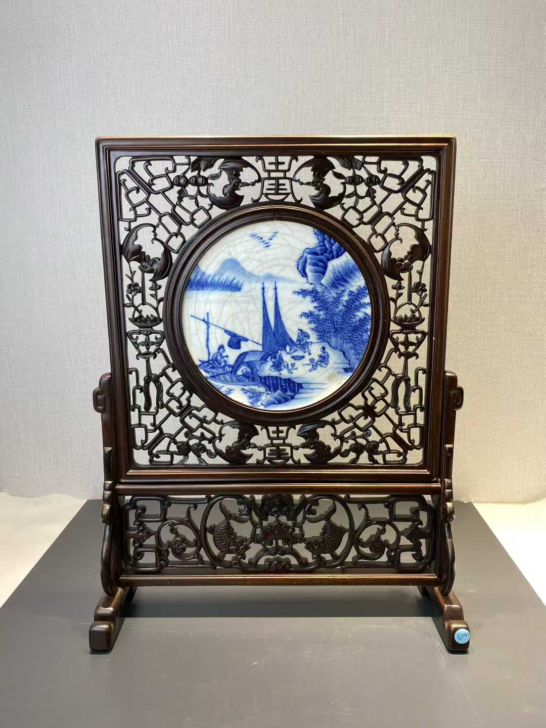 浆胎青花渔家乐瓷板（瓷板是康熙，木框是酸枝） 款：大明成化年制