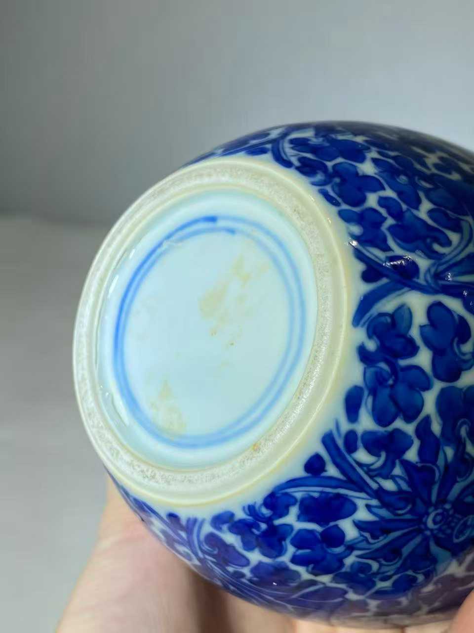 青花缠枝莲纹盖罐 （配木盖）