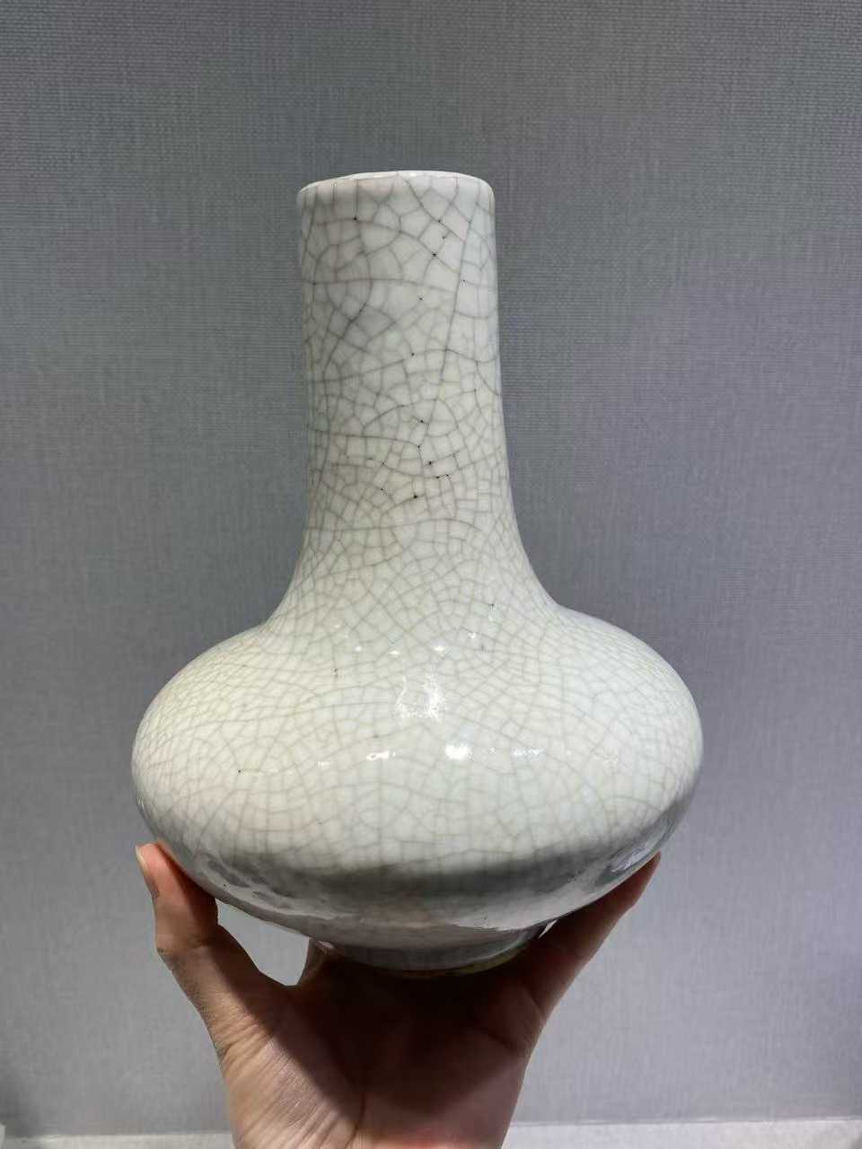 哥釉荸荠瓶