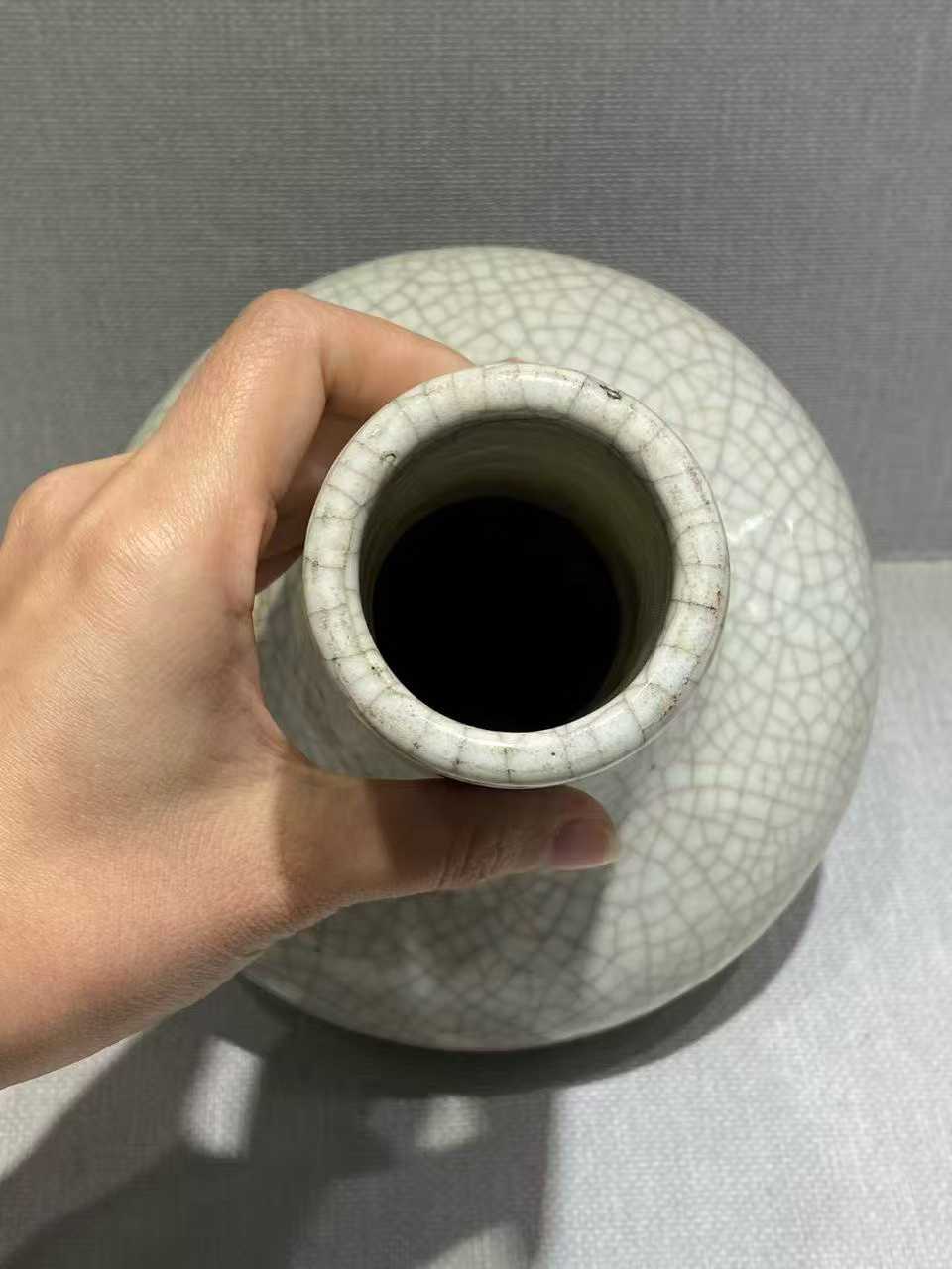 哥釉荸荠瓶