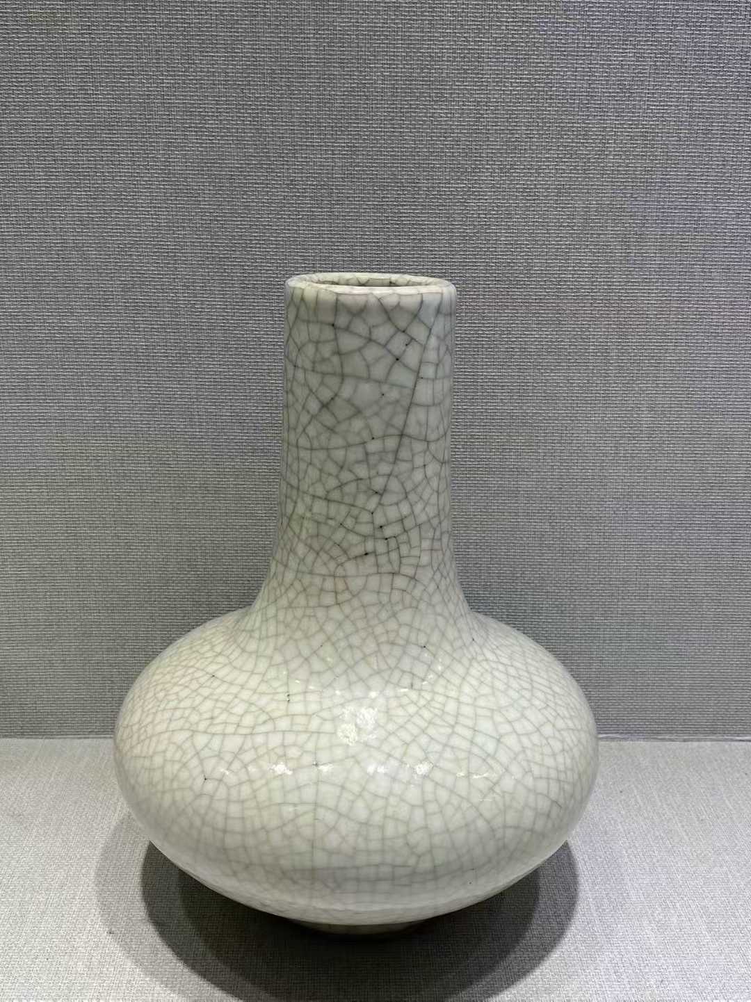 哥釉荸荠瓶