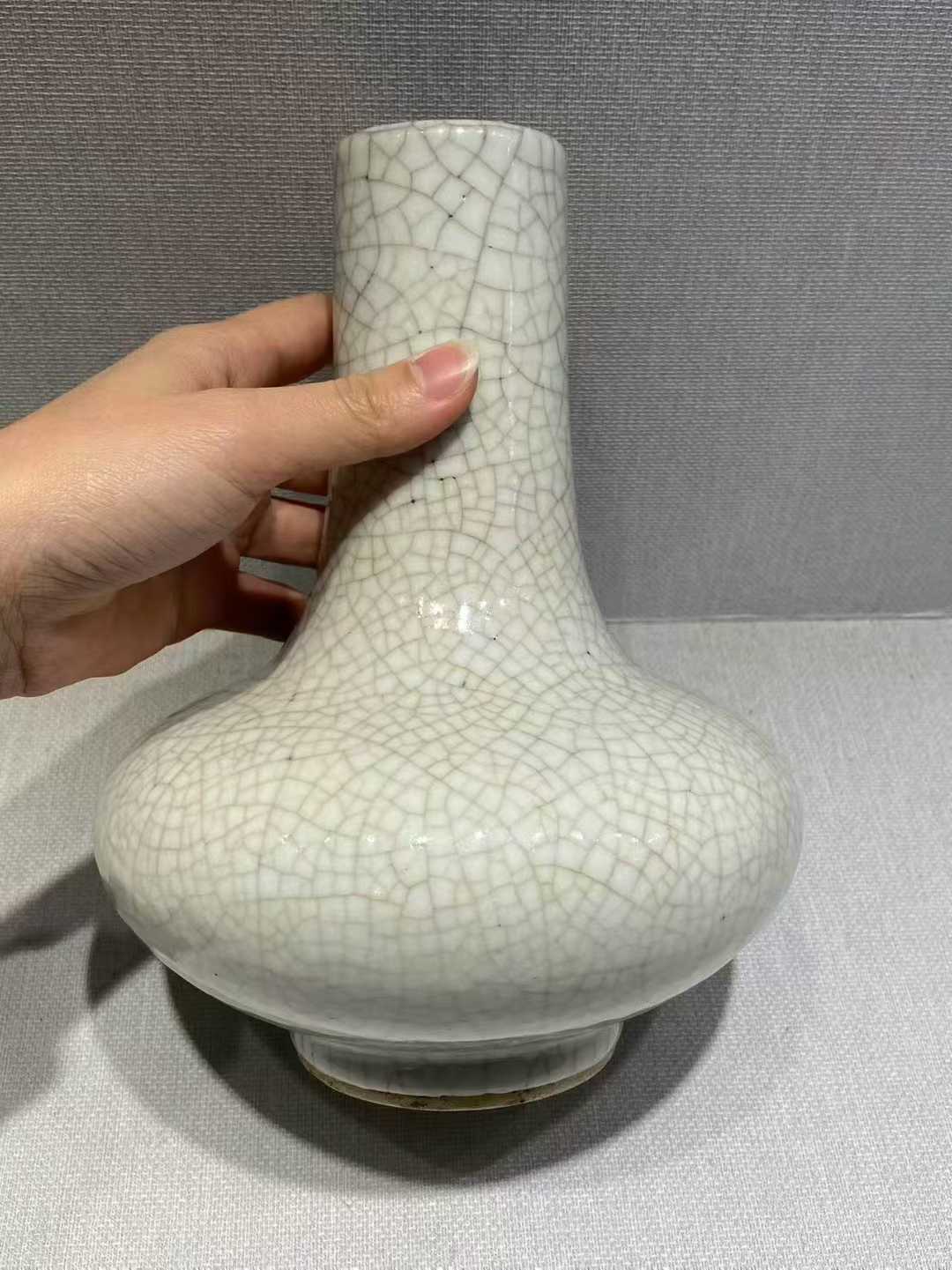 哥釉荸荠瓶