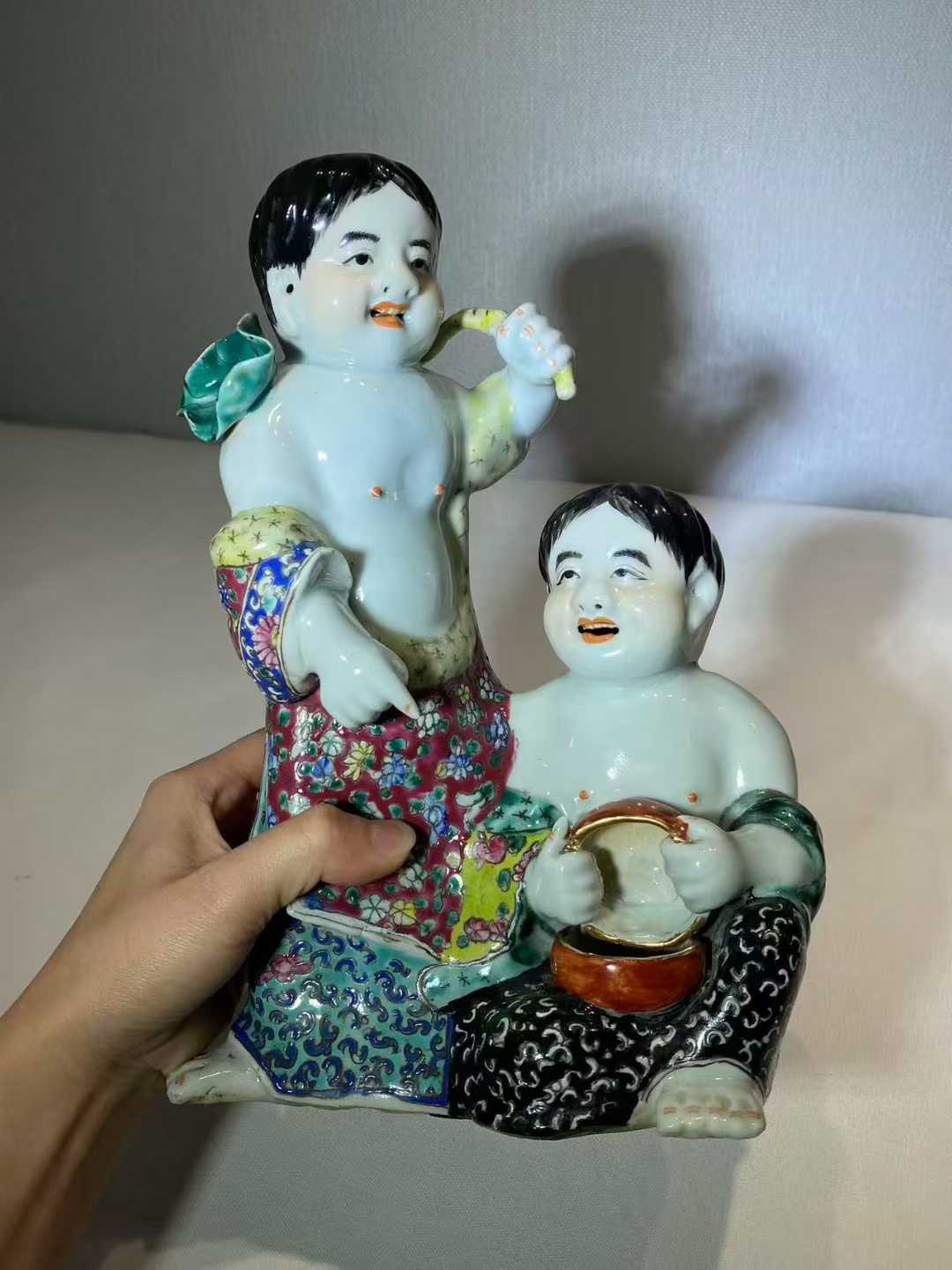 粉彩和合二仙人物塑像