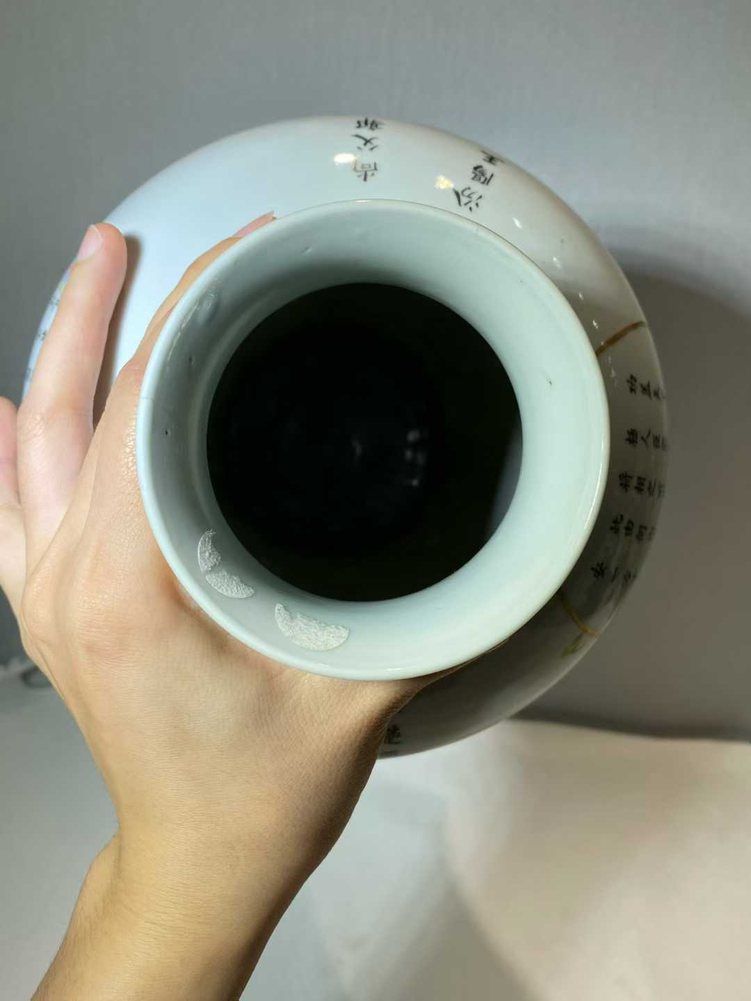 粉彩无双谱纹梅瓶 款：大清乾隆年制
