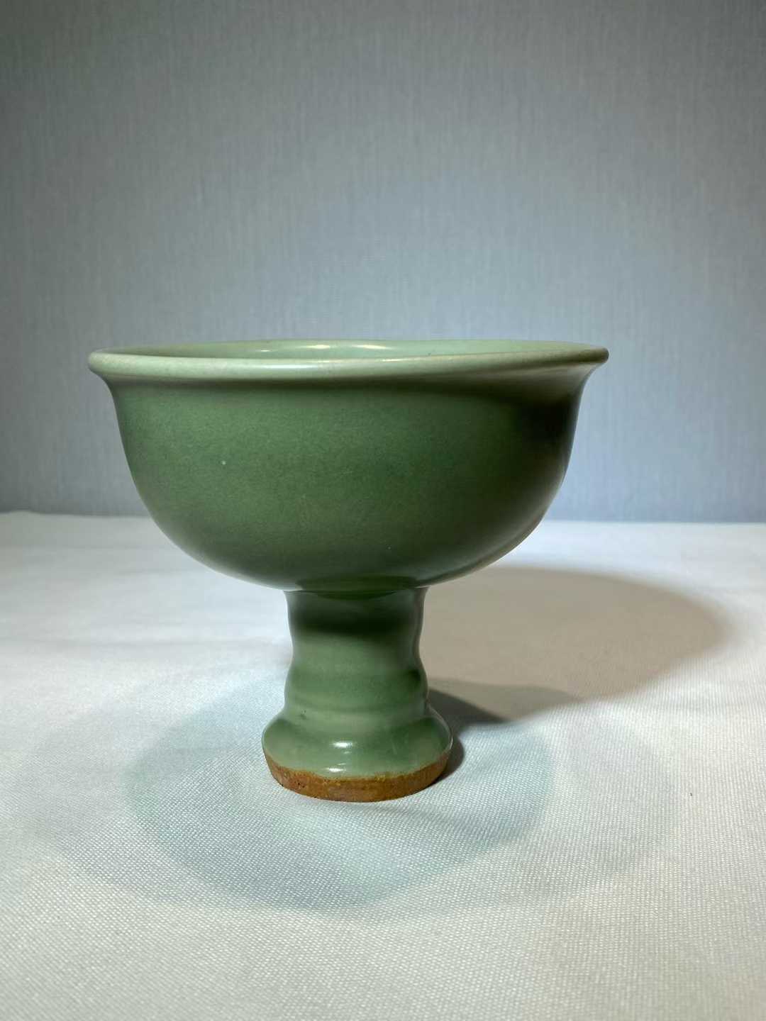 龙泉窑高足碗