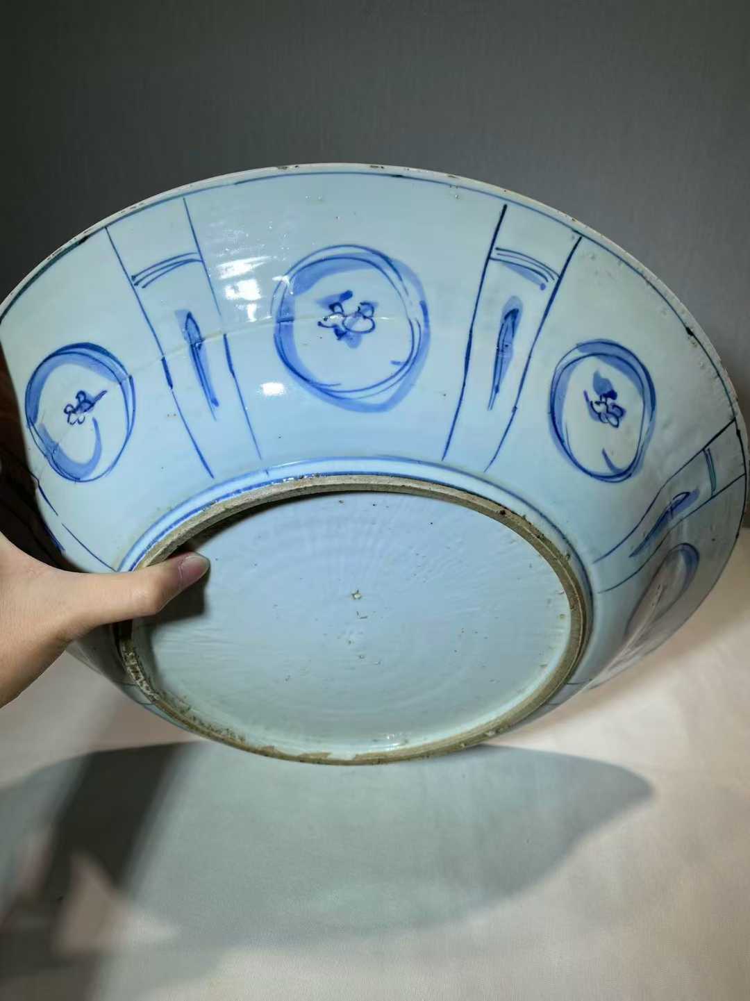 青花洞石花虫暗八仙图盘（克拉克瓷）