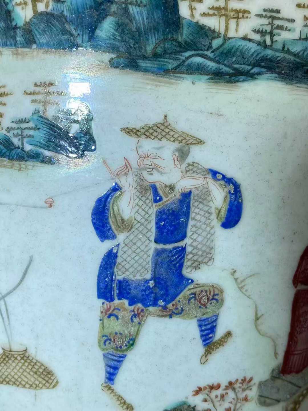粉彩渔樵耕读图瓶配木盖