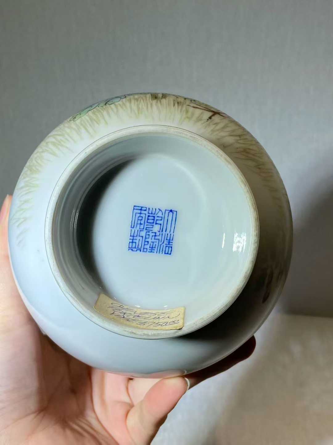 粉彩花鸟纹玉壶春瓶 款：大清乾隆年制