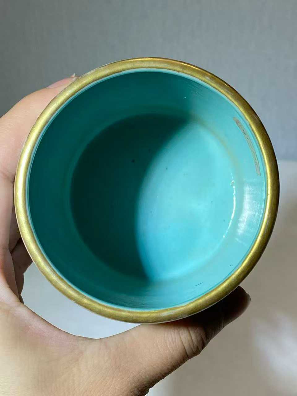 唐英风格粉彩山水纹笔筒 款：乾隆年制