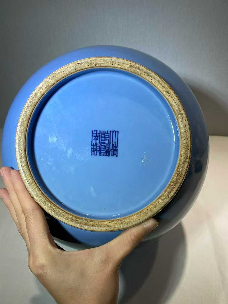 天蓝釉鹿头尊 款：大清乾隆年制