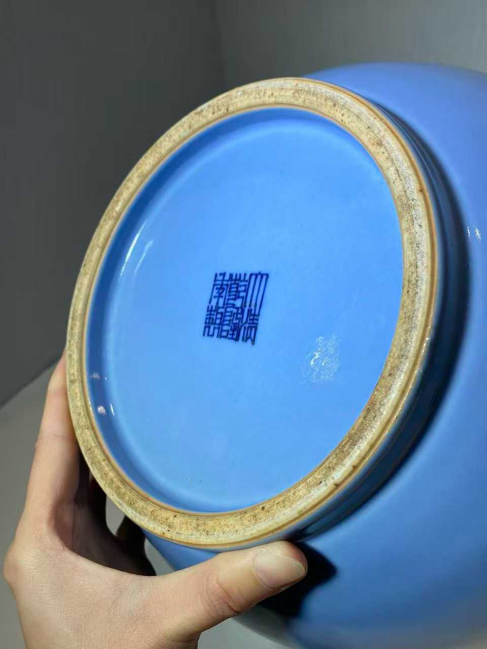 天蓝釉鹿头尊 款：大清乾隆年制