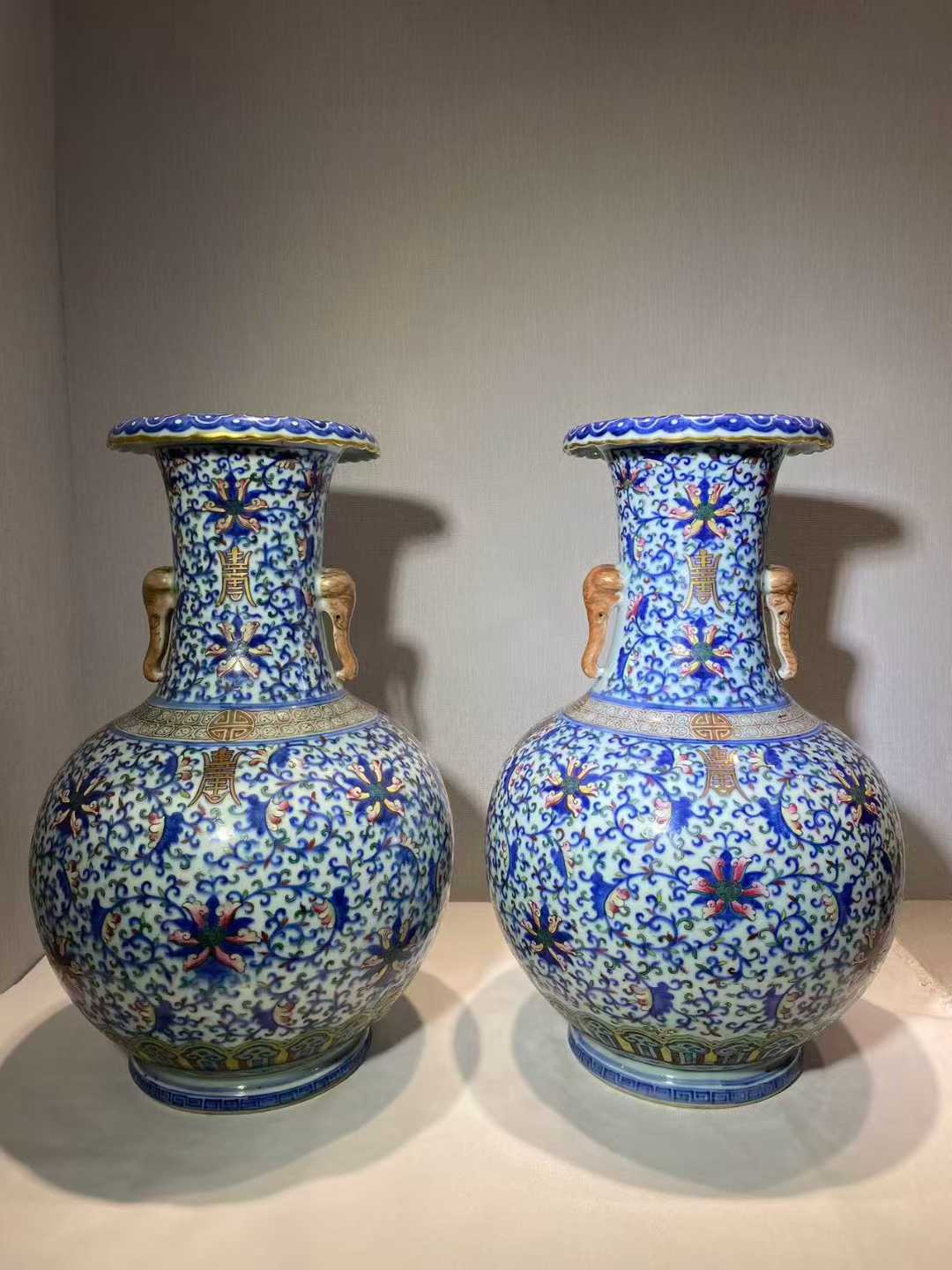 青花加粉彩宝相花寿字象耳大瓶一对  款：大清道光年制