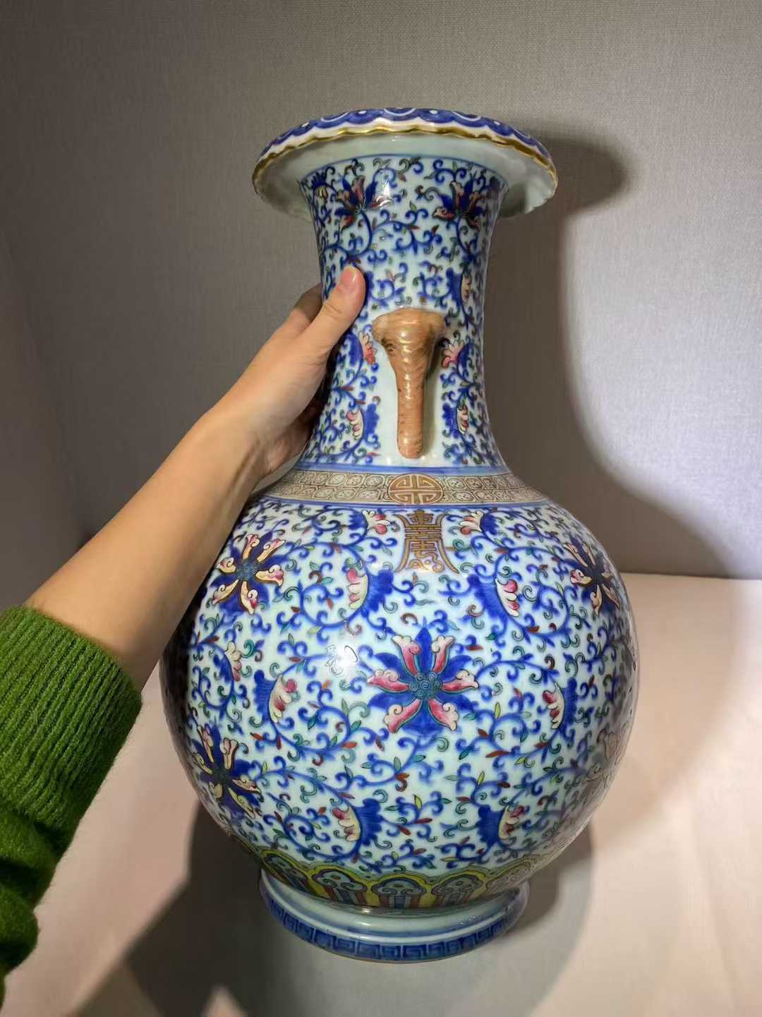 青花加粉彩宝相花寿字象耳大瓶一对  款：大清道光年制