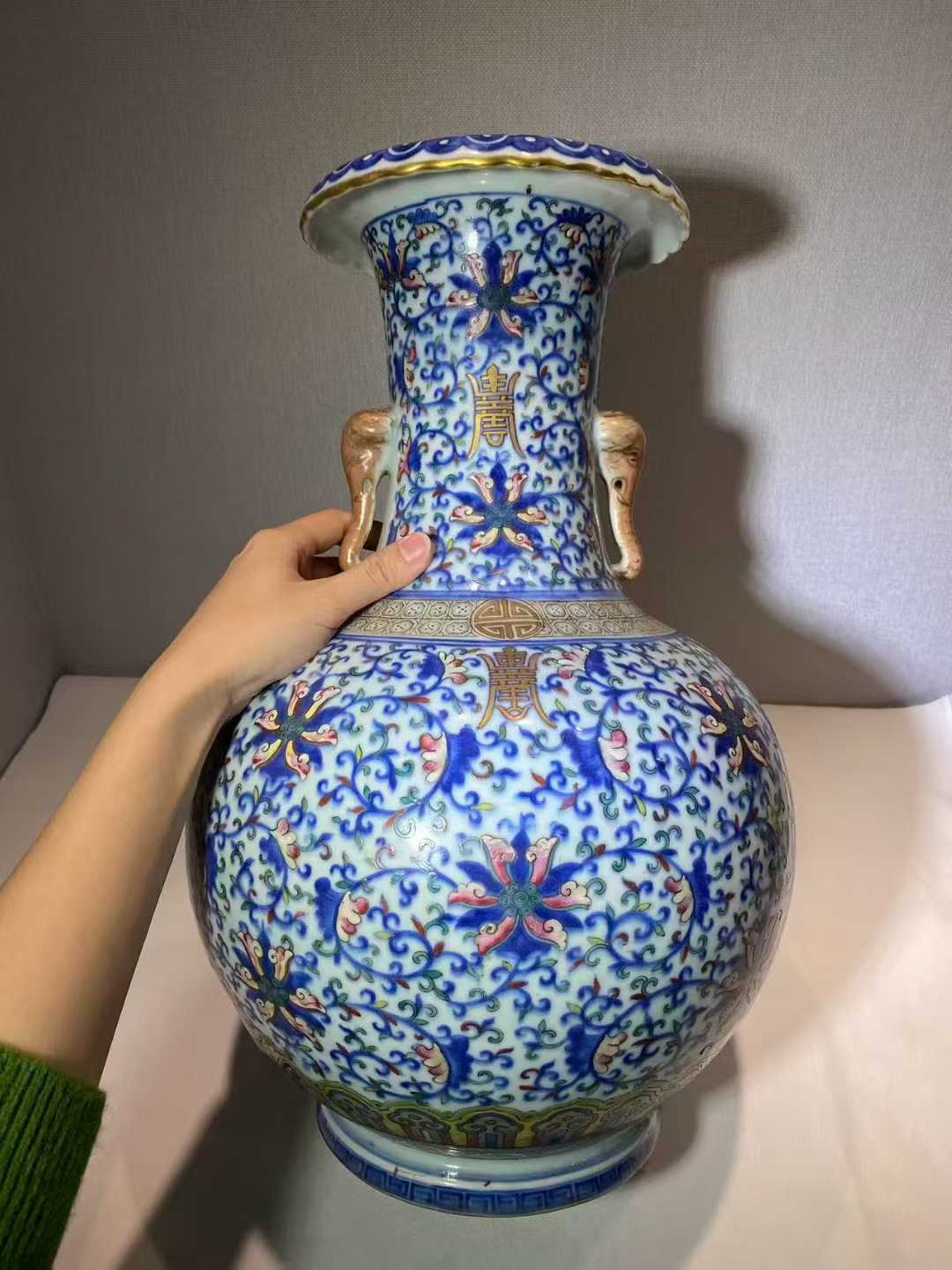 青花加粉彩宝相花寿字象耳大瓶一对  款：大清道光年制