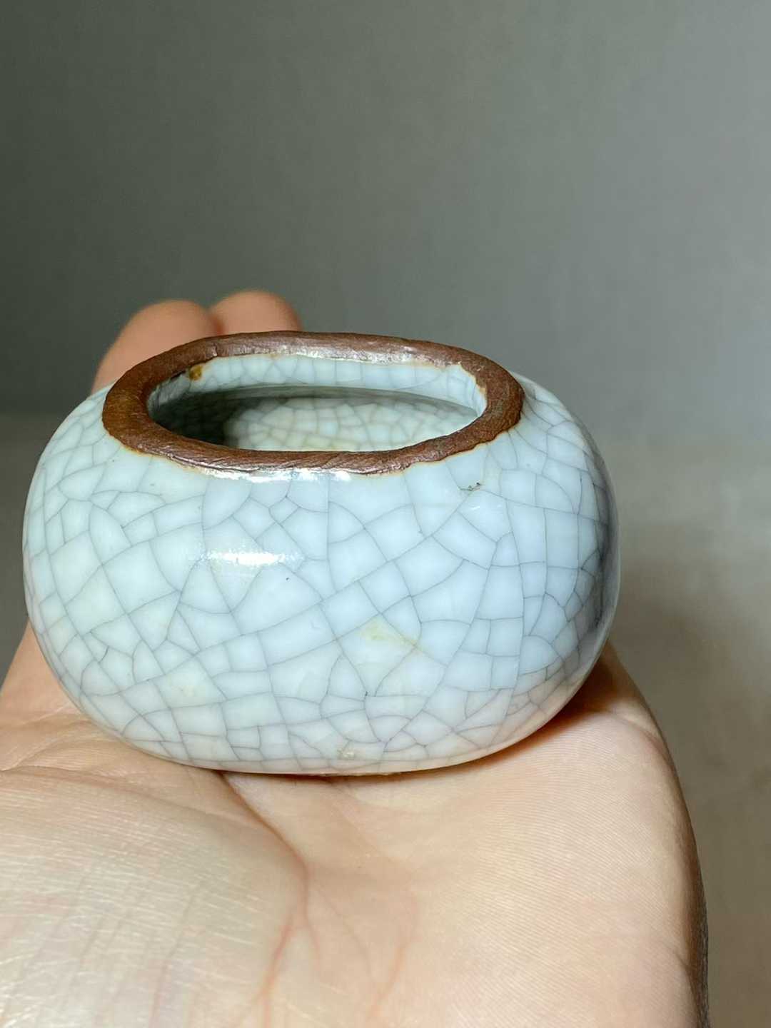 哥釉椭圆形水盂
